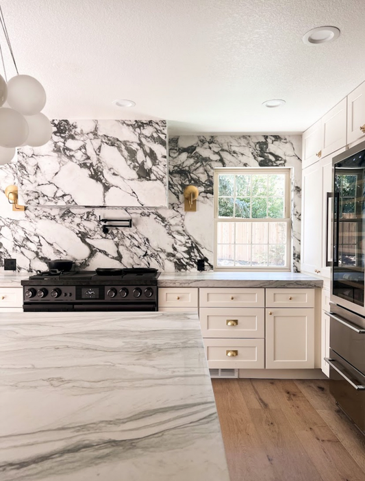 Kitchen Remodel in Lincolnshire, IL: A Bold and Elegant Transformation